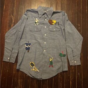 Vintage hand embroidered Big Mac button down
Size Medium